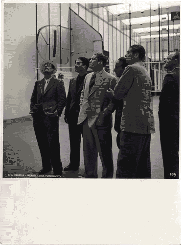 Image for Visitatori alla mostra dell'aeronautica