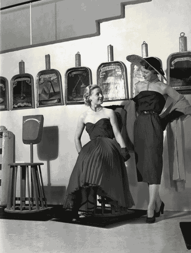 Image for IX Triennale - La sedia italiana nei secoli - Sedie "Gerle" e dorsali "a pala"