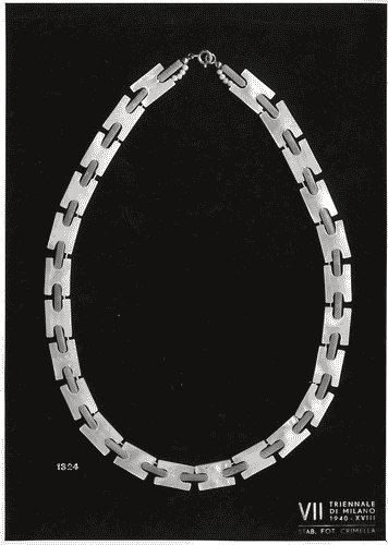 Image for VII Triennale - Mostra dell'E.N.A.P.I. - Oreficerie - Collana di corallo e madreperla di Erberto Carboni