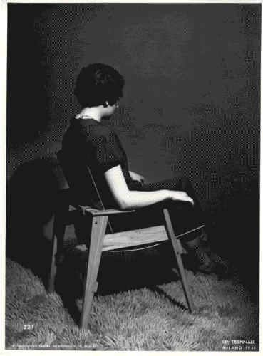 Image for IX Triennale - Arredamento e mobili isolati - Arredamenti composti - Elementi di arredamento - Poltroncina in legno e gomma piuma - Franco Albini - Ezio Sgrelli
