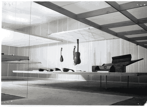 Image for X Triennale - Mostre temporanee - Strumenti musicali - Giuliano Cesari - Raffella Crespi - Vittorio Garatti - Giampiero Pallavicini - Ferruccio Rezzonico