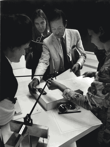 Image for XIV Triennale - Mostra del grande numero - Introduzione - Rassegna del prodotto individuale ad alto livello tecnologico - Harmonograph, macchina sperimentale per lo studio delle oscillazioni sovrapposte