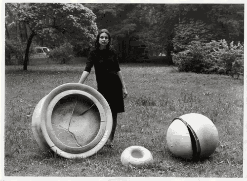 Image for XIV Triennale - Padiglione nel Parco Sempione - Espressioni e produzioni italiane - Prima zona - Sculture in ceramica di Carlo Zauli