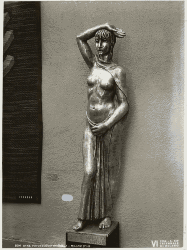 Image for VI Triennale - Mostra dell'arredamento - Progetto premiato al concorso per una sala da pranzo con decorazioni murali - Scultura "Venere mattutina" di Lina Arpesani