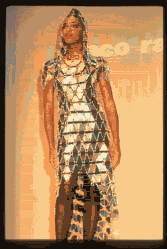 Image for Tra moda e design, linea infinita - Abito con strascico di Paco Rabanne