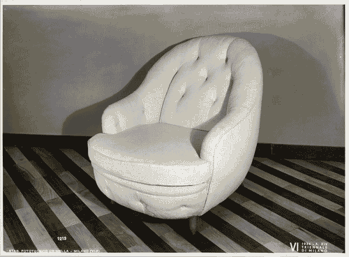 Image for VI Triennale - Mostra dell'arredamento - Piccolo appartamento di Gio Ponti - Poltroncina della camera da letto, con imbottitura di gommapiuma