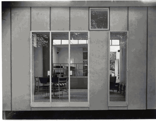 Image for X Triennale - Parco Sempione - Casa unifamiliare di serie - Particolare della facciata posteriore