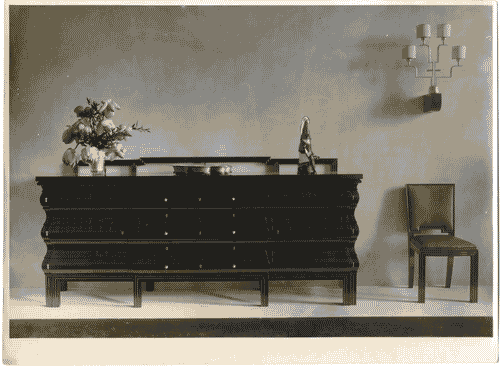 Image for III Biennale - Sezione germanica - Sala dei mobili - Cassettone di Bruno Paul