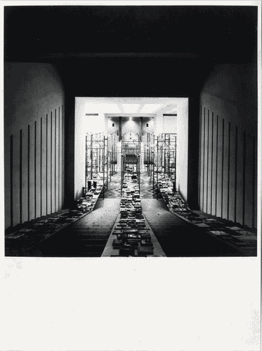 Image for XVI Triennale - Secondo ciclo - Scalone d'onore adibito a libreria - Spazio connettivo