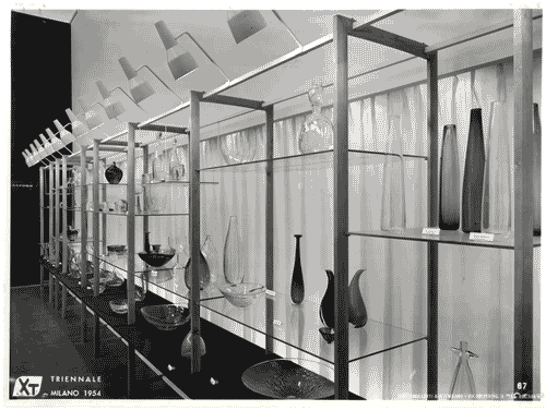 Image for X Triennale - Forma scandinava - Svezia - Scaffale con oggetti di cristallo