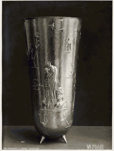 Image for VI Triennale - Sezione dell'E.N.A.P.I. - Metalli vari e smalti - Vaso in ottone martellato