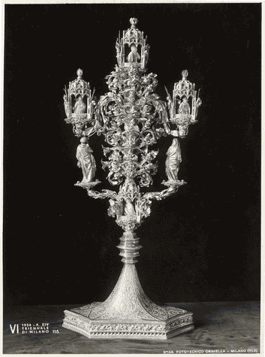 Image for VI Triennale - Mostra dell'antica oreficeria italiana - Vetrina II. Grande vetrina centrale con opere scelte di oreficeria sacra - Croce dei pisani