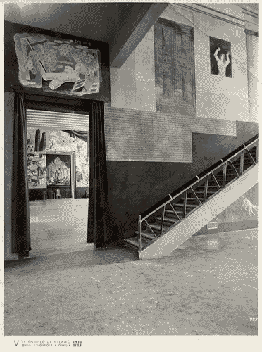 Image for V Triennale - Pittura murale e scultura decorativa - Passaggio fra la sala delle ceramiche e il Salone delle cerimonie