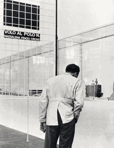 Image for Visitatori alla mostra dell'aeronautica