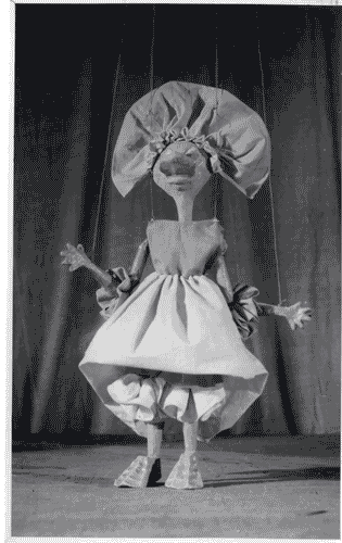 Image for IX Triennale - Scenografia cinematografica e teatrale - Parte II. Scenografia teatrale - Marionette