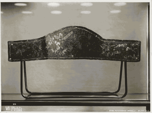 Image for VI Triennale - Mostra dell'antica oreficeria italiana - Vetrina VI. Oreficerie etrusche e romane - Spalliera di trono