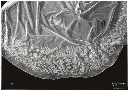 Image for VII Triennale - Mostra dei tessuti e dei ricami - Sezione dei merletti e dei ricami - Velo da sposa ricamato di Antonia Donà dalle Rose
