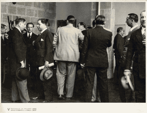 Image for V Triennale - Casa coloniale - Gruppo di persone