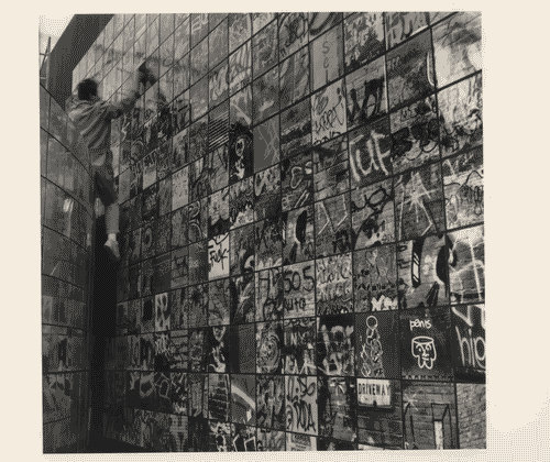 Image for XVII Triennale - Le città del mondo e il futuro delle metropoli - Lavori di allestimento - Sezione della grafica (figure e illustrazioni, fra immagine e messaggio)