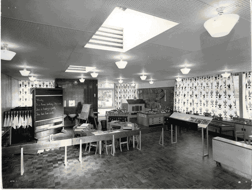 Image for XII Triennale - Sezione della Gran Bretagna - Scuola elementare - Aula