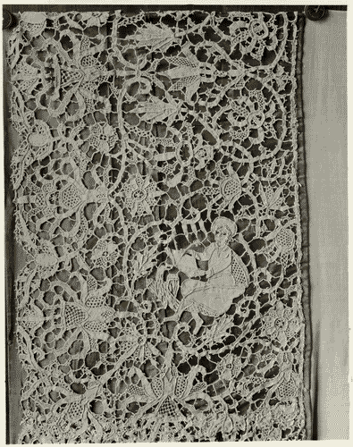 Image for VII Triennale - Mostra del pizzo antico - Particolare di merletto di camice