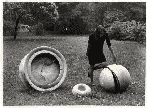 Image for XIV Triennale - Padiglione nel Parco Sempione - Espressioni e produzioni italiane - Prima zona - Sculture in ceramica di Carlo Zauli