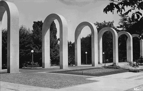 Image for V Triennale - Piazzale d'onore - Archi ornamentali di Mario Sironi