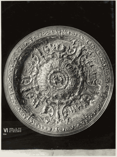 Image for VI Triennale - Mostra dell'antica oreficeria italiana - Vetrina XXI. Oreficerie profane del rinascimento - Vassoio con le imprese di Megollo Lercaro
