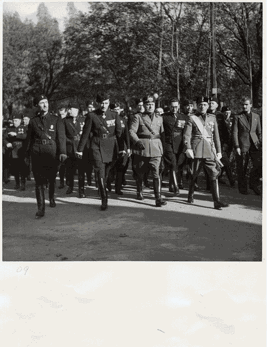 Image for VI Triennale - Visita di Benito Mussolini - Giulio Barella - Giuseppe Pagano Pogatsching - Carlo Alberto Felice