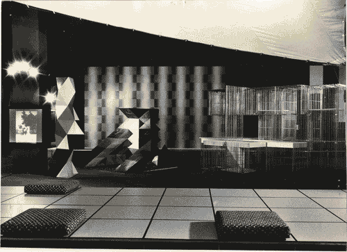 Image for XV Triennale - Sezione italiana. Lo spazio vuoto dell'habitat - Eduardo Vittoria