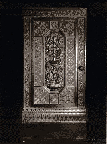 Image for II Biennale - Sezione lombarda - Porta intagliata della camera da letto di Ettore Zaccari