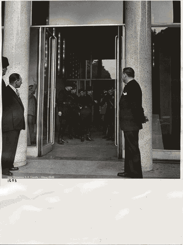 Image for VI Triennale - Visite di autorità e gerarchi - Giulio Barella - Carlo Alberto Felice - Renato Camous