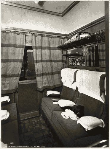 Image for V Triennale - Mostre nel parco - Parco ferroviario internazionale - Interno di una carrozza