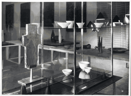 Image for IX Triennale - Sezioni estere - Finlandia - Vetrina con ciotole in ceramica