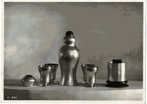 Image for IV Triennale - Galleria dei metalli - Servizio da cocktail per automobile in argento di Carlo Turina