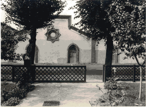 Image for XVIII Triennale - Interventi complementari - Per un museo d'area dell'archeologia industriale del medio corso dell'Adda. Un progetto per il territorio - Particolare di recinzione del villaggio operaio di Crespi d'Adda