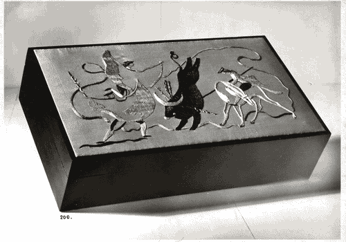 Image for V Triennale - Arti decorative e industriali - Sala dell'E.N.A.P.I. - Oggetti di cuoio - Scatola di cuoio con coperchio ricamato in seta