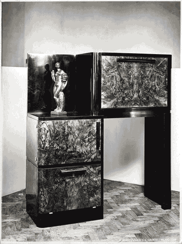 Image for V Triennale - Arti decorative e industriali - Sala dell'E.N.A.P.I. - Mobili e oggetti di legno - Mobile bar in radica