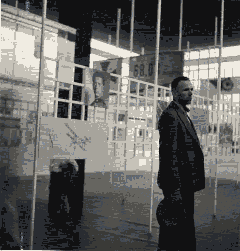 Image for Visitatori alla mostra dell'aeronautica