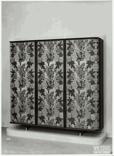 Image for VII Triennale - Galleria dell'arredamento - Seconda parte - Sala del mobile imbottito di Giovanni Pestalozza - Armadio di palissandro con ante imbottite
