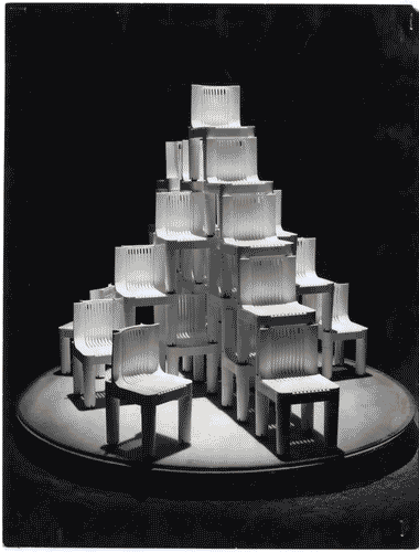 Image for XIII Triennale - Le produzioni - Sala quadrata - Terzo ripiano - Seggioline in plastica per bambini - Marco Zanuso