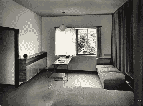 Image for V Triennale - Mostra dell'abitazione - Casa a struttura d'acciaio di Giuseppe Pagano, Franco Albini, Renato Camus, Giancarlo Palanti, Giuseppe Mazzoleni, Giulio Minoletti - Camera a due letti