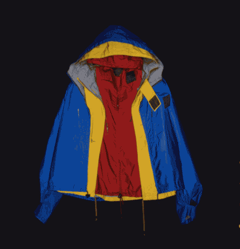 Image for Tra moda e design, linea infinita - Giaccone in "Reflective Jacket"