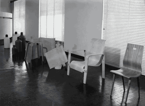 Image for IX Triennale - La forma dell'utile - Sedie scomponibili in legno compensato e curvato - Vittoriano Viganò