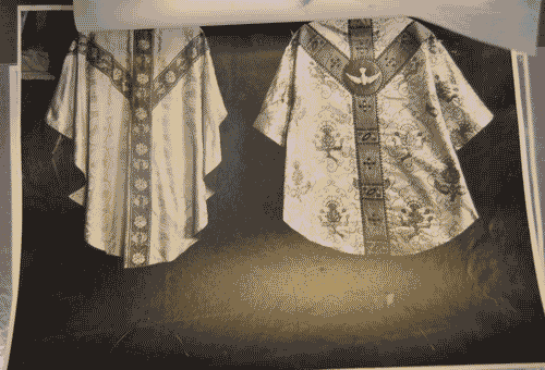 Image for I Biennale - Mostra di arte sacra - Paramenti liturgici, Pianete a forma semigotica