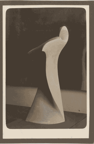 Image for III Biennale - Sezione fiorentina - Sala di Ernesto Michahelles, Thayaht - Statua in pietra "Violinista"