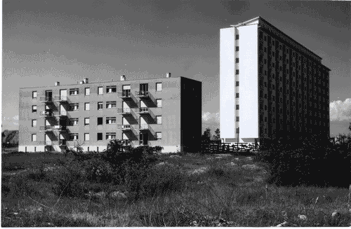 Image for IX Triennale - Quartiere sperimentale della Triennale di Milano (QT8) - Casa INA-Casa a 11 piani di Lingeri e Zuccoli - Casa di abitazione economica a quattro piani progettata dagli architetti Maurizio Mazzocchi, Gio Ponti, Guido Minoletti