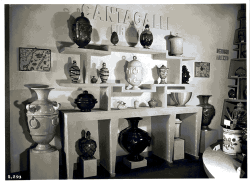 Image for IV Triennale - Galleria della ceramica - Scaffale con le ceramiche Cantagalli