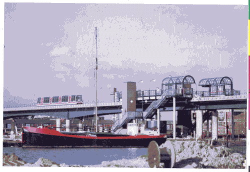 Image for XVII Triennale - Le città del mondo e il futuro delle metropoli - Partecipazioni internazionali - Londra, Stazione ferroviaria di Heron Quay, nella Isle of Dogs