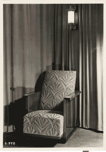 Image for IV Triennale - II Galleria dell'arredamento - Poltroncina nella sala da pranzo di Gino Maggioni